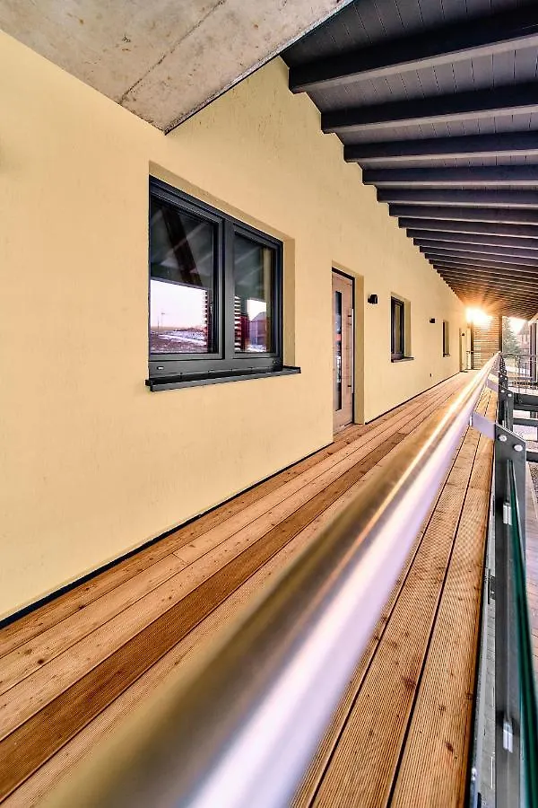 Chalet-Ferienwohnung Giebeltraum, 115 Qm, Wellness/Fitness/Sauna - Bergroedelhof Feilitzsch Apartment